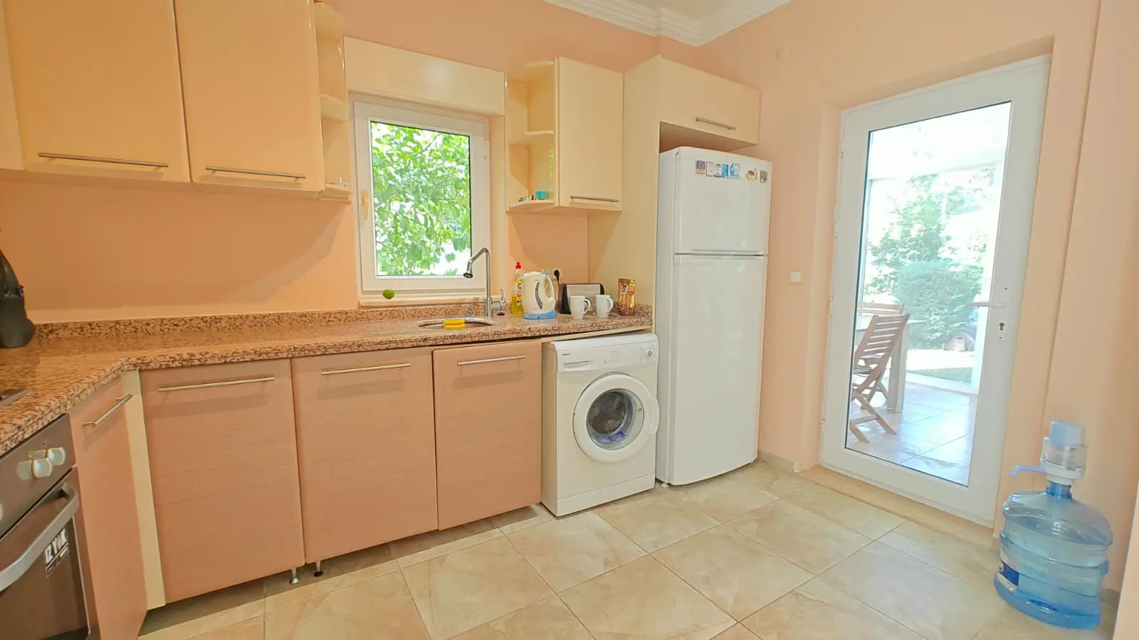 Fitted kitchen